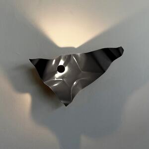 Knikerboker LED stenska svetilka Zona d'ombra, siva, 79 cm, zatemnjen, Siva, Dnevna soba / jedilnica, Kovina, Dizajn