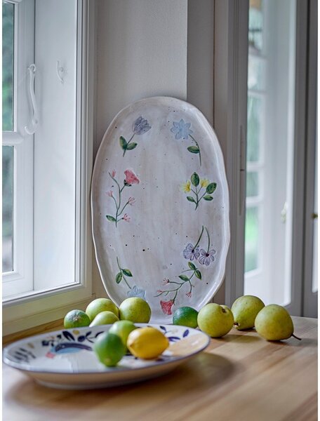 Servirni pladenj 25x42,5 cm Camilla – Bloomingville