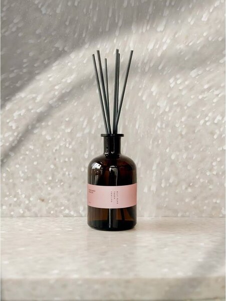 Difuzor #42 White Pepper, Tobacco, Vanilla – Perfumed Prague