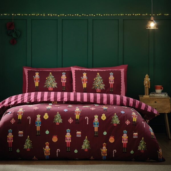 Rožnata/vijolična posteljnina za zakonsko posteljo 200x200 cm Nutcracker Stripe – Catherine Lansfield