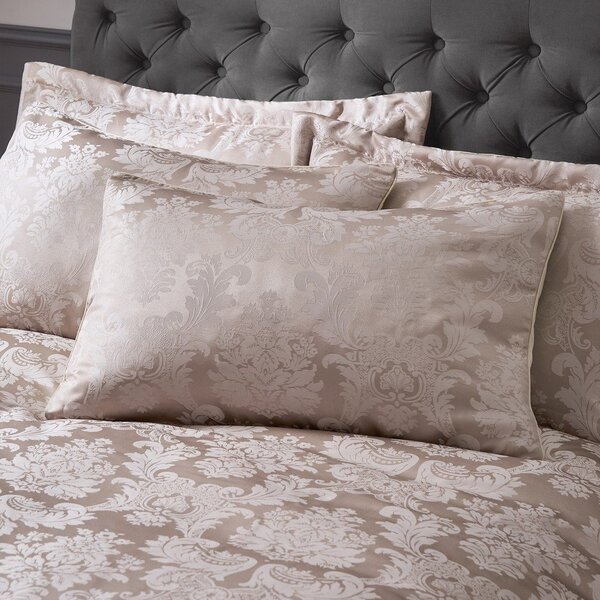 Bež podaljšana posteljnina za zakonsko posteljo iz damasta 230x220 cm Damask Jacquard – Catherine Lansfield