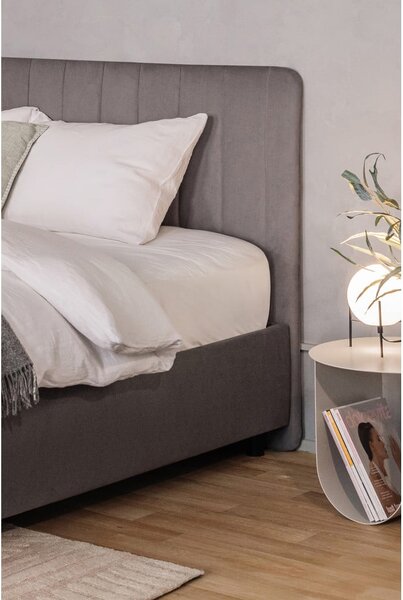 Siva oblazinjena zakonska postelja s prostorom za shranjevanje z letvenim dnom 160x200 cm Myra Slim Line – Bonami Selection