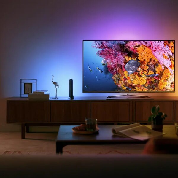 NAMIZNA SVETILKA BARVA PHILIPS HUE ČRNA 8718696170731