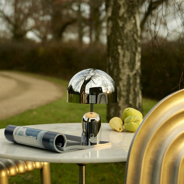 Tom Dixon Akku-namizna svetilka BELL PORTABLE, srebrna, 28 cm IP44, zatemnjen, Kovinska, Dnevna soba / jedilnica, Plastika, Dizajn