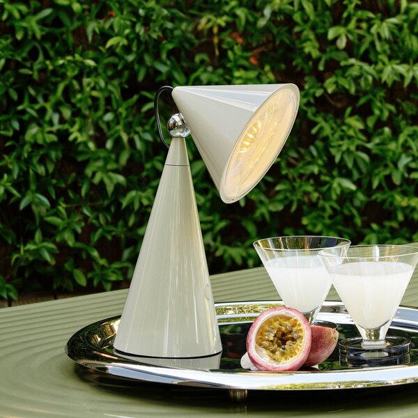 Tom Dixon LED baterijska namizna svetilka Pose, svetlo siva, višina 25 cm, zatemnjen, Siva, Dnevna soba / jedilnica, Plastika, Dizajn