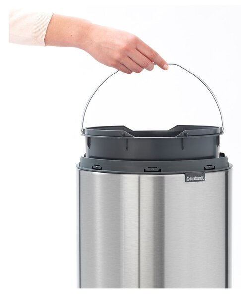 Jeklen koš za smeti na dotik v mat srebrni barvi 30 l Touch Bin – Brabantia