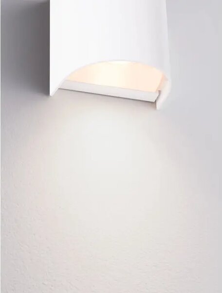 STENSKA SVETILKA YORK BELA \r\nLED GU10 1x10 W \r\n100–240 V NL9030833