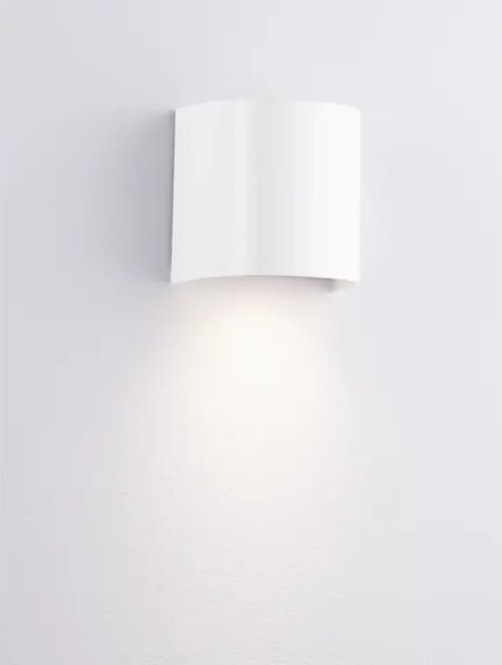 STENSKA SVETILKA YORK BELA \r\nLED GU10 1x10 W \r\n100–240 V NL9030833