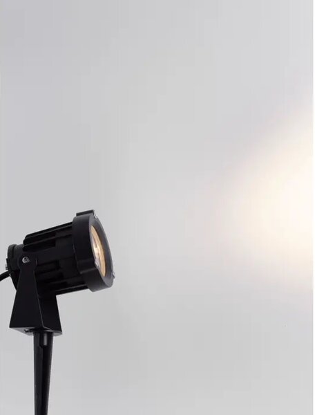 HITR TALNI REFLEKTOR \r\nLED 13 W 220–240 V 1160 lm \r\n2700K IP65\r\n NL9844059