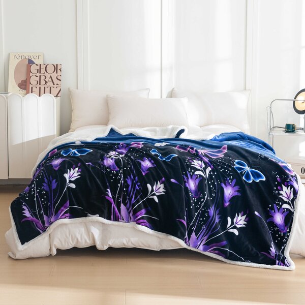 Deka z ovčko iz mikropliša VIOLET BUTTERFLY temno modra Dimenzije: 160 x 200 cm