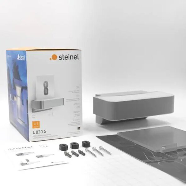 LED ZUNANJA STENSKA SVETILKA S SENZORJEM L 820 S SREBRNA 9,8 W 3000 K 679 lm L820 S SI