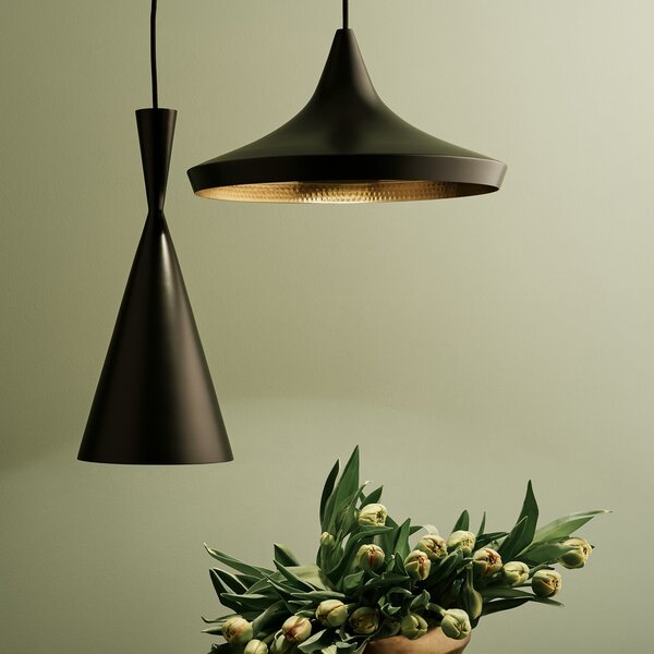Tom Dixon LED obesna svetilka Beat Flat, črna, Ø 56 cm, zatemnjen, Črna, Dnevna soba / jedilnica, Medenina, Dizajn