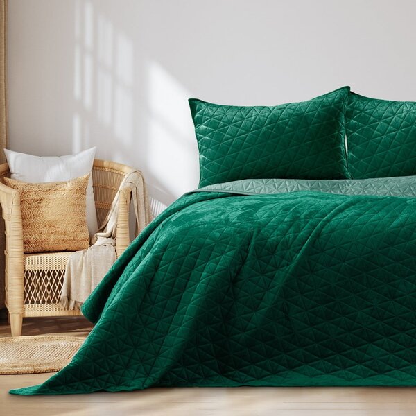 Zeleno prešito pregrinjalo 170x210 cm Laila – AmeliaHome