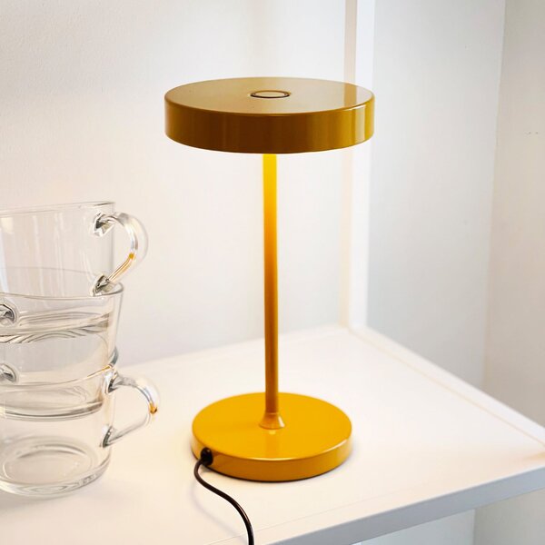 Dyberg Larsen LED namizna svetilka Starlight, rumena, višina 26 cm, zatemnjen, Rumena, Dnevna soba / jedilnica, Kovina, Dizajn