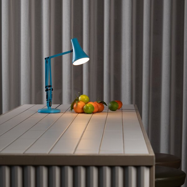 Anglepoise LED namizna svetilka 90 MINI VIVID, turkizno modra USB, zatemnjen, Modra, Študija / pisarna, Kovina, Industrijski dizajn, Namizno senčilo