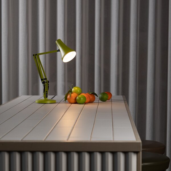 Anglepoise LED namizna svetilka 90 MINI VIVID, zelena, USB, zatemnjen, Zelena, Študija / pisarna, Kovina, Industrijski dizajn, Namizno senčilo