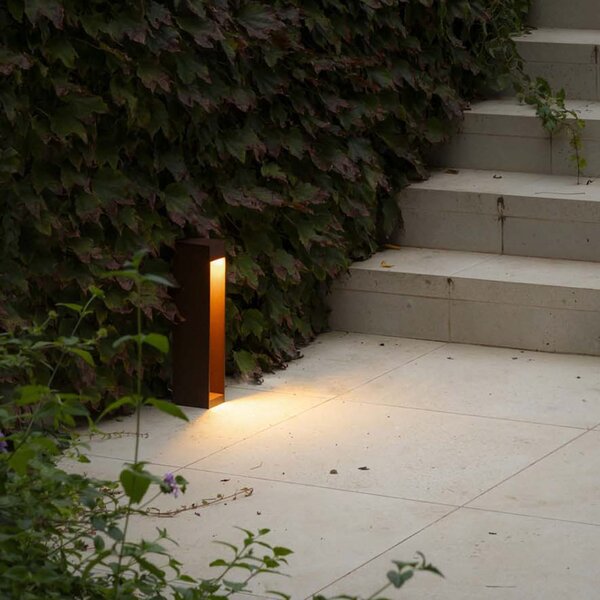 FARO BARCELONA LED-svetilka za podnožje Cerler, rjava, 35 cm, kovina, IP65, CCT, Rjava / rjasta, Aluminij, Sodobni