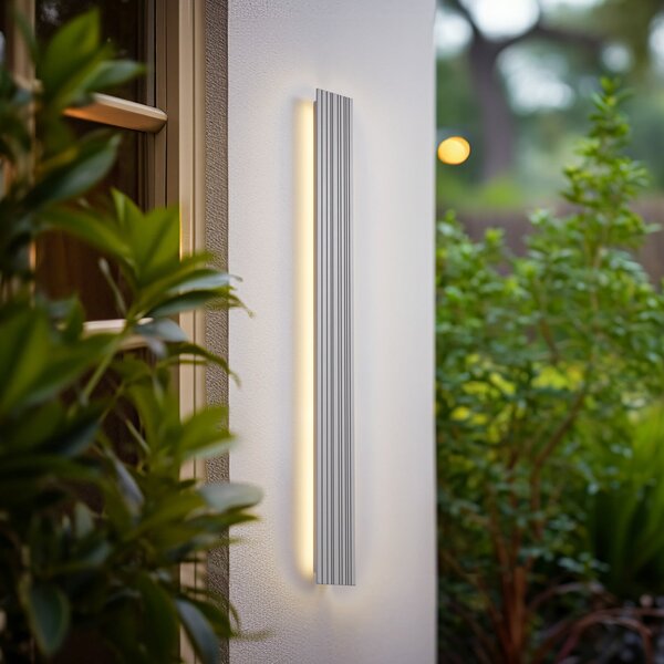 Lucande Zunanja LED-stenna svetilka Melira, dolžina 100 cm, svetlo siva, Siva, Aluminij, Sodobni