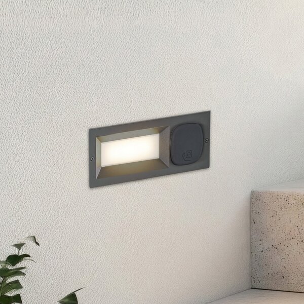 Lucande LED-stenska vgradna svetilka Lachlain, antracit, vtičnica, Črna, Kovina, Sodobni, Vgradne luči kotne