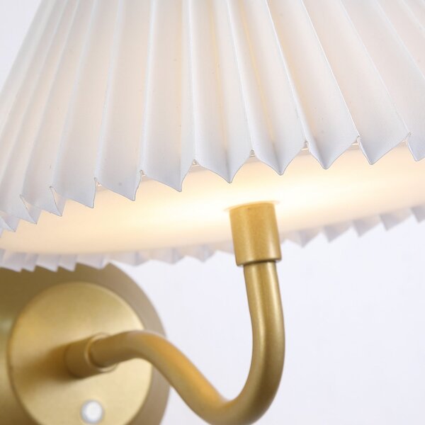 Searchlight LED-akumulatorska stenska svetilka DANISH, izstop 25 cm, zlata barva kovine, zatemnjen, Zlata / medeninasta, Dnevna soba / jedilnica, Kovina