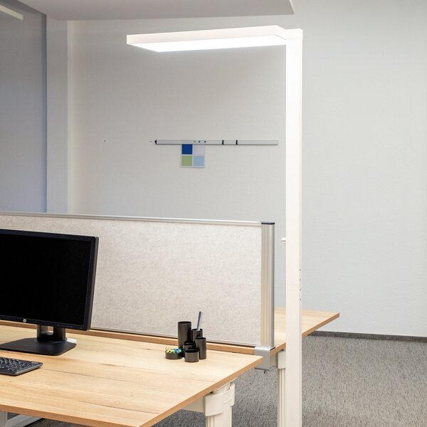 Maul LED pisarniška stoječa svetilka MAULjura, bela, aluminij, 196,5 cm, 4000 K, zatemnjen, Bela, Študija / pisarna, Aluminij, Sodobni