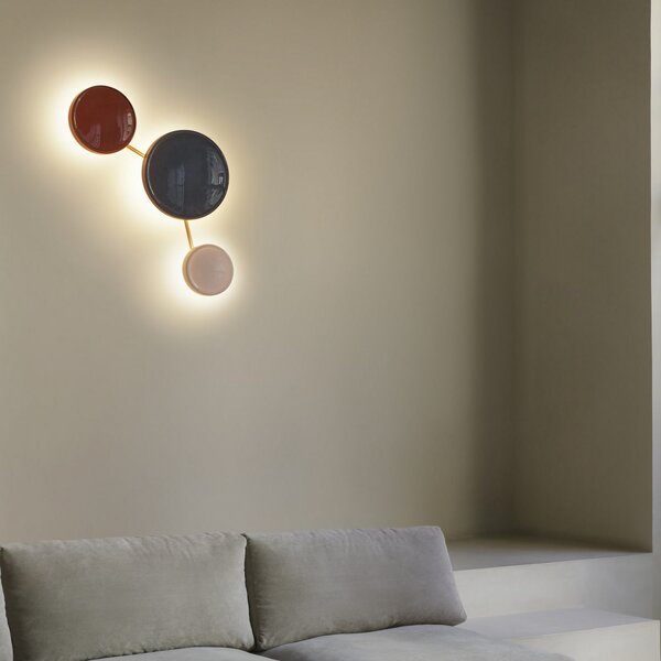 MARSET LED stenska svetilka Caramel, opal, Ø 22 cm, TRIAC, steklo, zatemnjen, Bela, Dnevna soba / jedilnica, Steklo, Dizajn