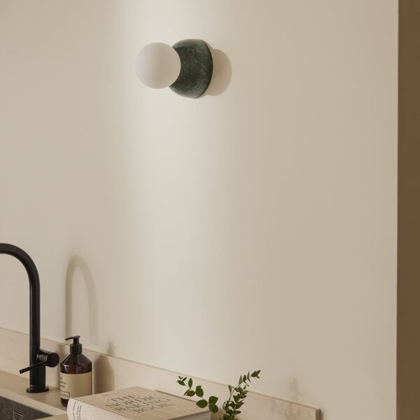 Globen Lighting stenska svetilka Torrano, zelena, Ø 13 cm, IP44, zatemnjen, Zelena, Dnevna soba / jedilnica, Steklo, Dizajn