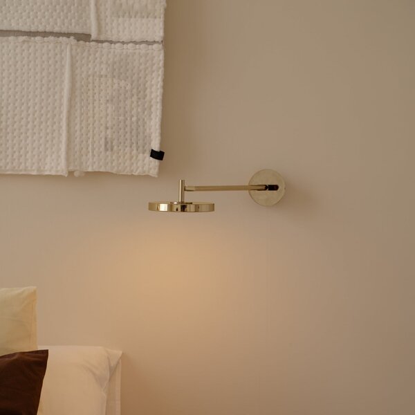 UMAGE LED stenska svetilka Asteria LONG HW, polirano medenino, 45 cm, zatemnjen, Zlata / medeninasta, Dnevna soba / jedilnica, Kovina, Dizajn, Stenska vtičnica spodaj