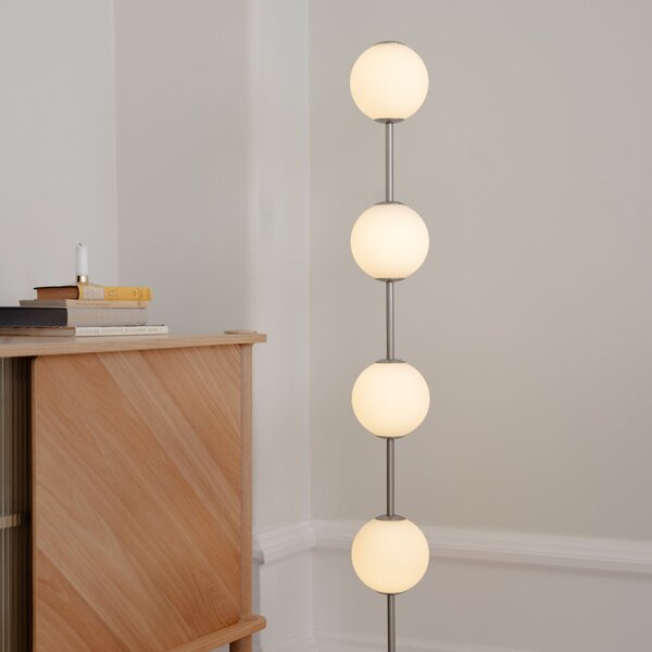 UMAGE LED-stoječa svetilka Audrey, jeklena barva, višina 128 cm, 4-flg., zatemnjen, Kovinska, Dnevna soba / jedilnica, Kovina, Dizajn, Globus