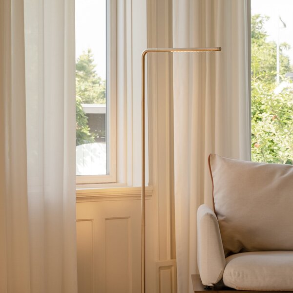 UMAGE LED-stoječa svetilka Omni, barva medenine, višina 143 cm, 2-svetilna., zatemnjen, Zlata / medeninasta, Dnevna soba / jedilnica, Aluminij, Dizajn