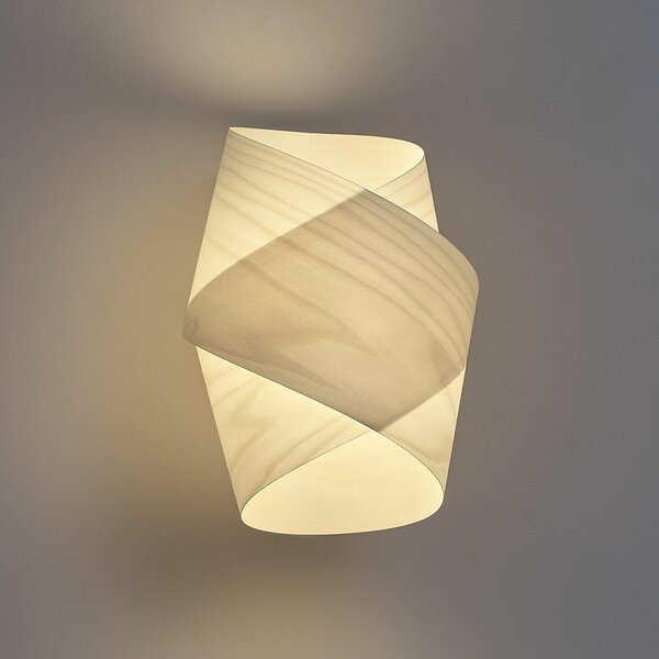 LZF LAMPS stenska svetilka Orbit, slonokoščena, širina 19 cm, les, zatemnjen, Bež, Dnevna soba / jedilnica, Les, Dizajn