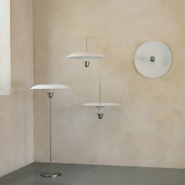 New Works LED-visoka svetilka Kantarell, Ø 60 cm, nikelj, zatemnjen, Bela, Dnevna soba / jedilnica, Kovina, Dizajn