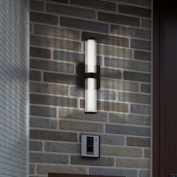 Quintiesse LED zunanja stenska svetilka FAYTON, črna, višina 36 cm, kovina, IP44, zatemnjen, Črna, Kopalnica, Kovina, Sodobni