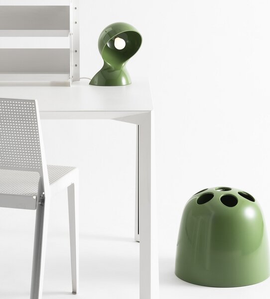 Artemide namizna svetilka Dalú, zelena, višina 26 cm, plastika, Zelena, Dnevna soba / jedilnica, Plastika, Dizajn