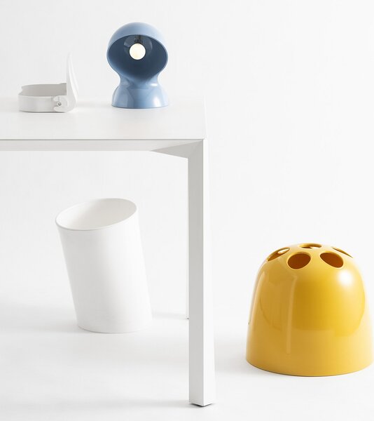 Artemide namizna svetilka Dalú, svetlo modra, višina 26 cm, plastika, Modra, Dnevna soba / jedilnica, Plastika, Dizajn