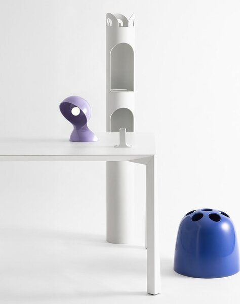 Artemide namizna svetilka Dalú, sivka, višina 26 cm, plastika, Vijolična, Dnevna soba / jedilnica, Plastika, Dizajn