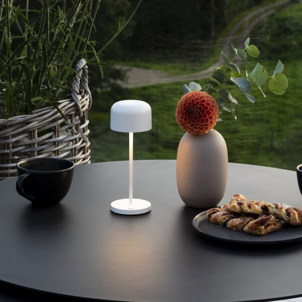 Konstsmide LED namizna svetilka Lille na akumulator, višina 20 cm, bela, IP54, USB, zatemnjen, Bela, Dnevna soba / jedilnica, Aluminij, Sodobni