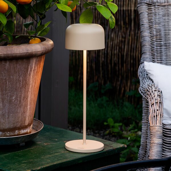 Konstsmide LED-akumulatorska namizna svetilka Lille, višina 36 cm, peščena barva, IP54, USB, zatemnjen, Bež, Dnevna soba / jedilnica, Aluminij, Sodobni