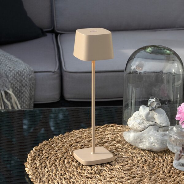 Konstsmide LED-akumulatorska namizna svetilka Capri, višina 25 cm, peščena barva, IP54, zatemnjen, Bež, Dnevna soba / jedilnica, Kovina, Sodobni