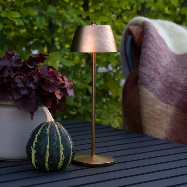 Konstsmide LED-akumulatorska namizna svetilka Eze, mat bakrena, 32 cm, IP54, USB, zatemnjen, Bakrena, Dnevna soba / jedilnica, Aluminij, Sodobni