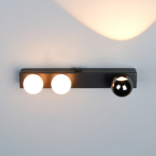Trio Lighting LED stenska svetilka Arpino črna, širina 30 cm, kovina, 3-krilna., zatemnjen, Črna, Dnevna soba / jedilnica, Kovina, Sodobni