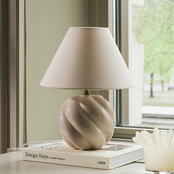 Globen Lighting namizna svetilka DAHLIA, bež/bež, višina 31 cm, Bež, Dnevna soba / jedilnica, Tkanine / tekstil
