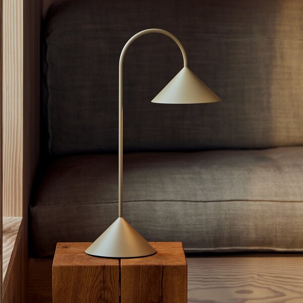 FRANDSEN LED-akumulatorska namizna svetilka Grasp, peščeno siva, višina 47 cm, zatemnjen, Siva, Kovina, Dizajn