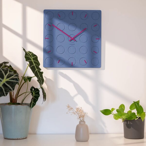 Stenska ura Luxhora Circula Dark Blue 10 barv kazalcev