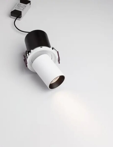 VGRADNA SVETILKA PIN BELA 12W 720Lm 3000K IP32 NL9232130