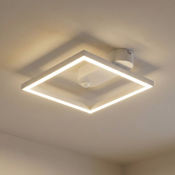 Lindby LED stropna svetilka Yulla, bela, detektor gibanja, Bela, Hodnik, Aluminij, Sodobni