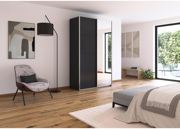 Modern Living Omara Z Drsnimi Vrati Feldkirch, Siva