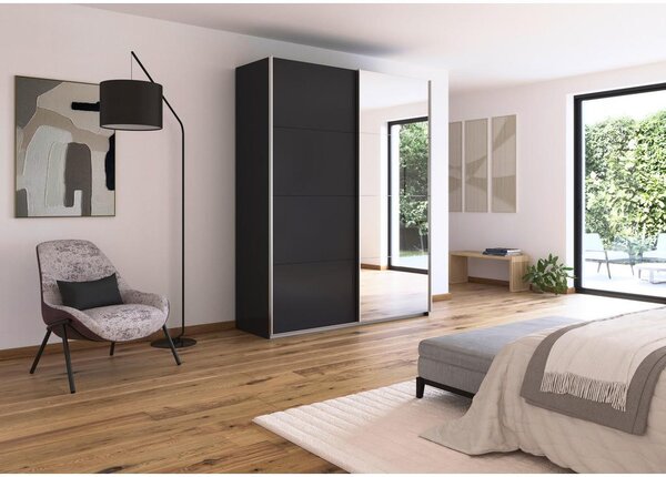 Modern Living Omara Z Drsnimi Vrati Feldkirch, Siva