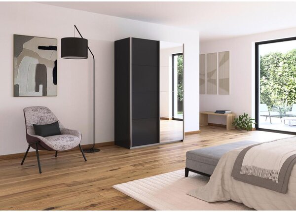 Modern Living Omara Z Drsnimi Vrati Feldkirch, Siva