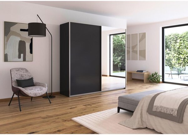 Modern Living Omara Z Drsnimi Vrati Feldkirch, Siva